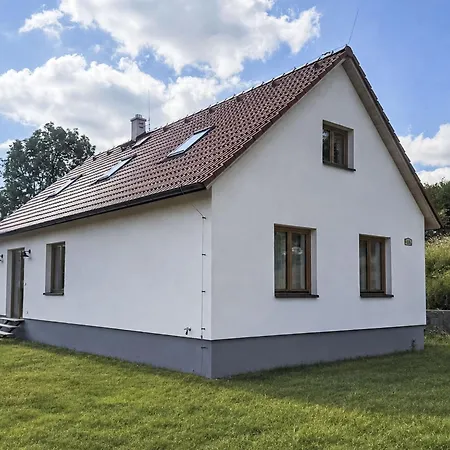 Horni Lisnice By Interhome Dolni Hbity