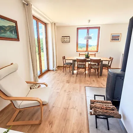 Horni Lisnice By Interhome Dolni Hbity